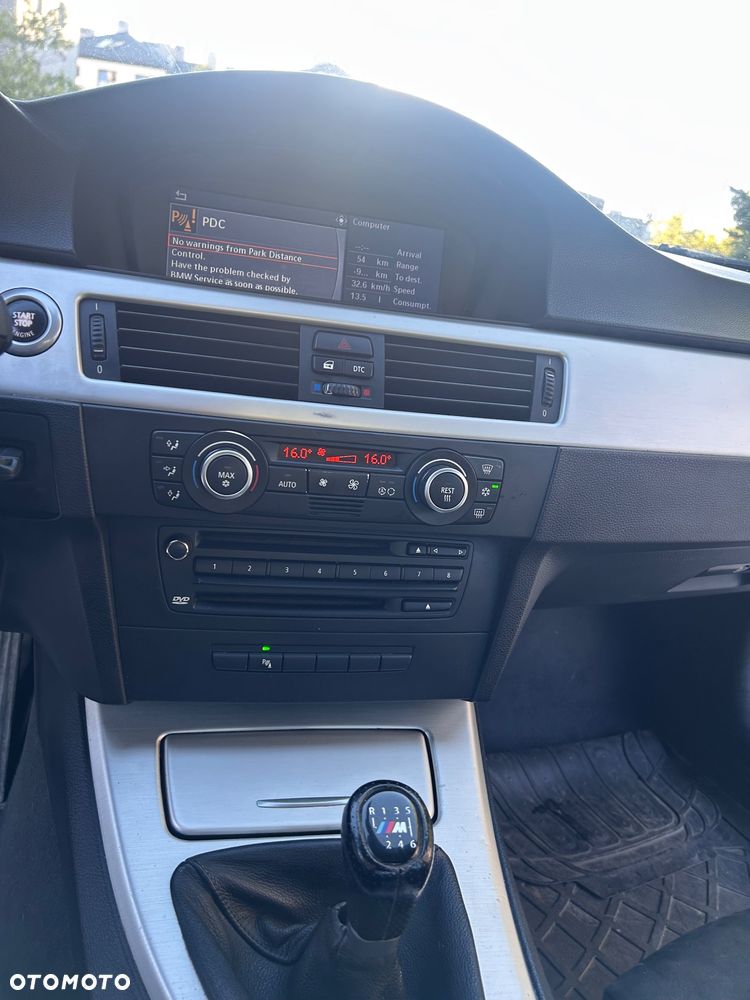 BMW Seria 3 325i - 11