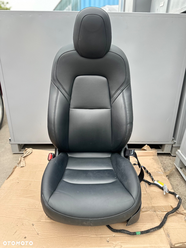 FOTEL KIEROWCY TESLA MODEL 3 NIEREGENEROWANY.EU