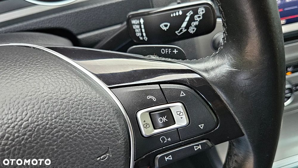 Volkswagen Golf - 36