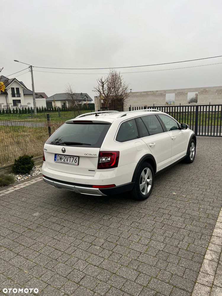 Skoda Octavia 2.0 TDI 4x4 DSG Scout - 4