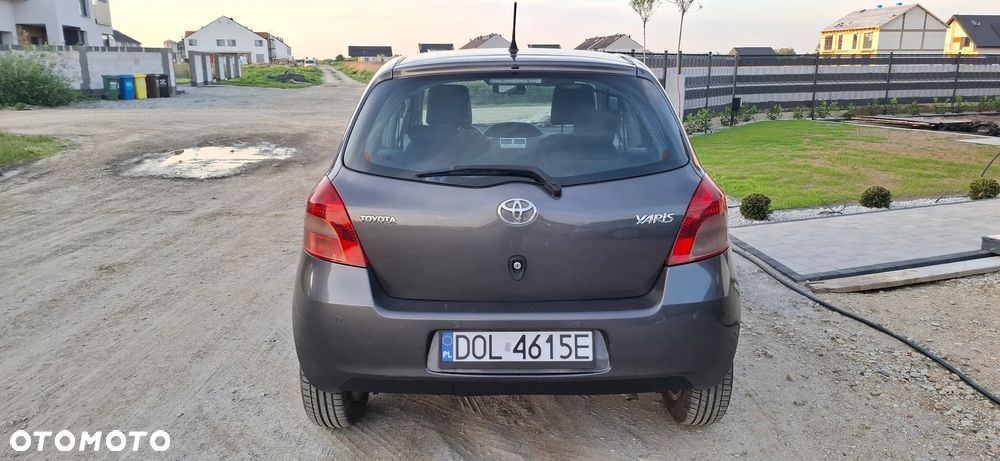 Toyota Yaris 1.3 Sol - 5