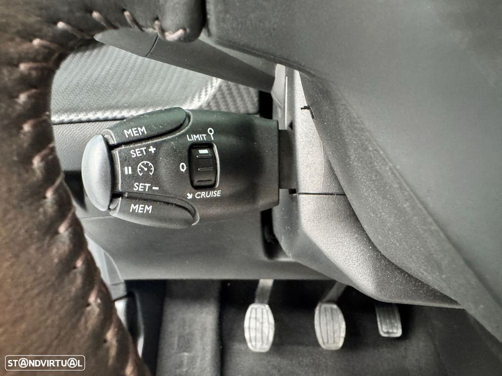 Peugeot 208 1.2 PureTech Active - 10