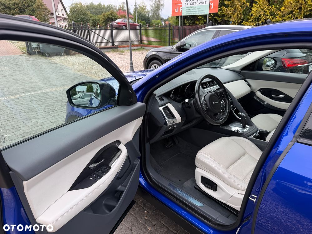 Jaguar E-Pace 2019 photo 5