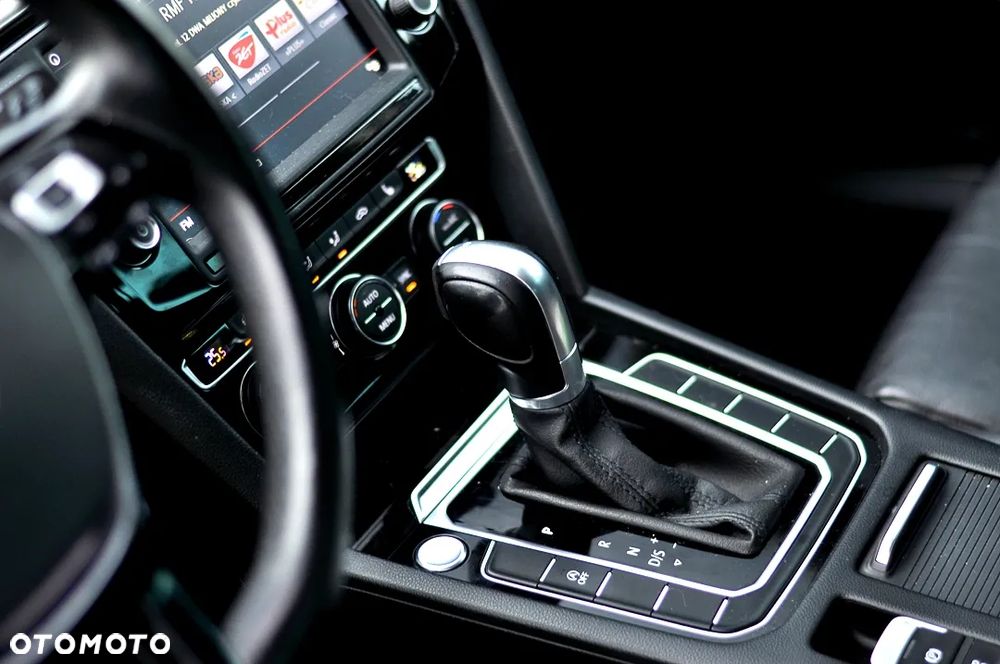 Volkswagen Passat - 16