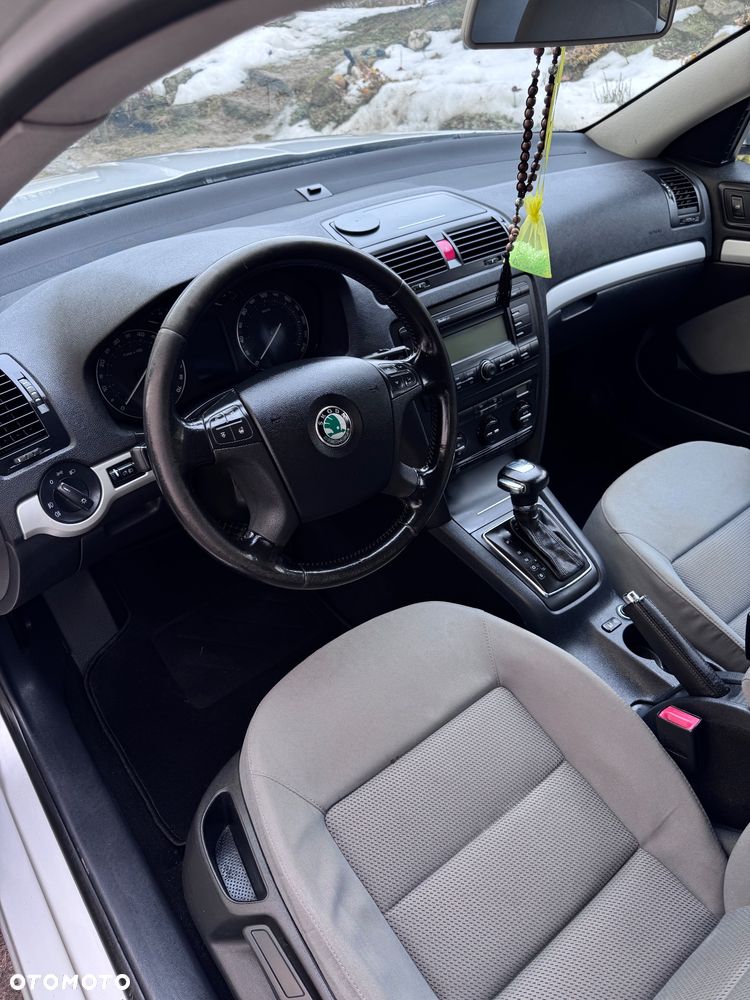 Skoda Octavia 2.0 FSI Ambiente Tiptr - 26