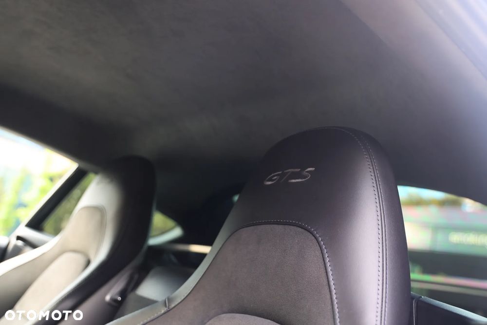 Porsche 718 Cayman - 31