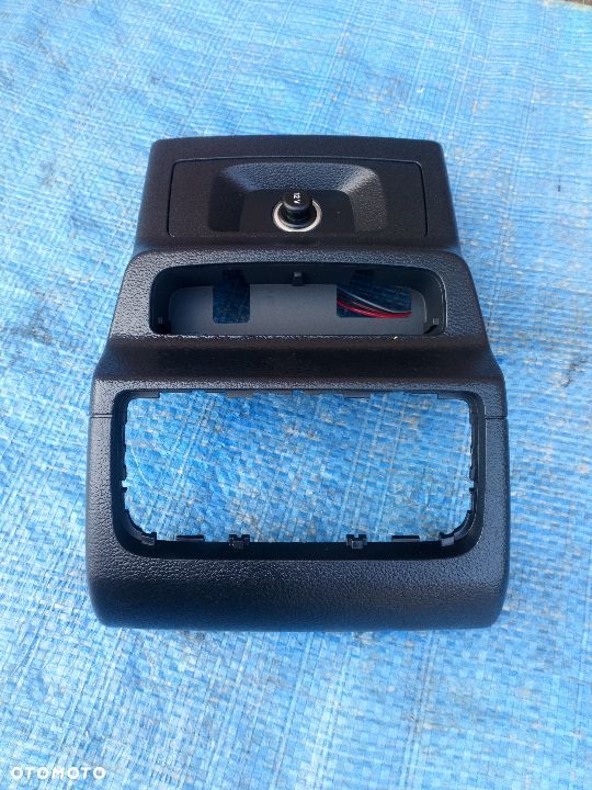 Audi Q5 80A osłona Podłokietnika Tunelu 80A864376 - 2