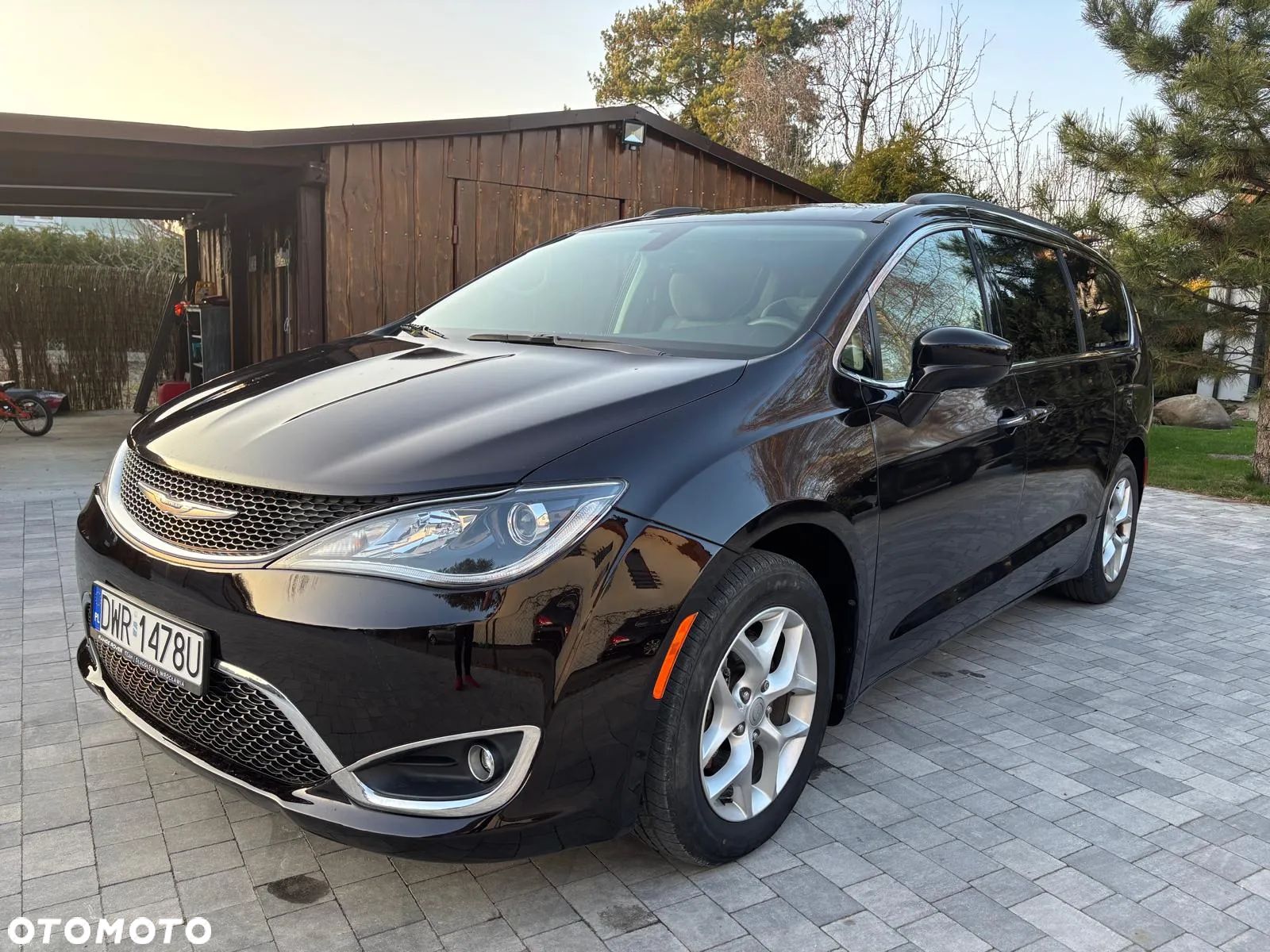 Chrysler Pacifica - 1