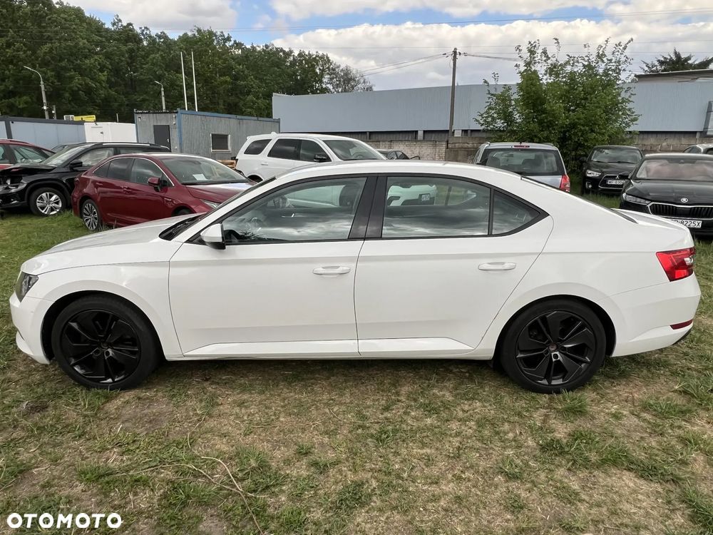 Skoda Superb 1.6 TDI Ambition - 8
