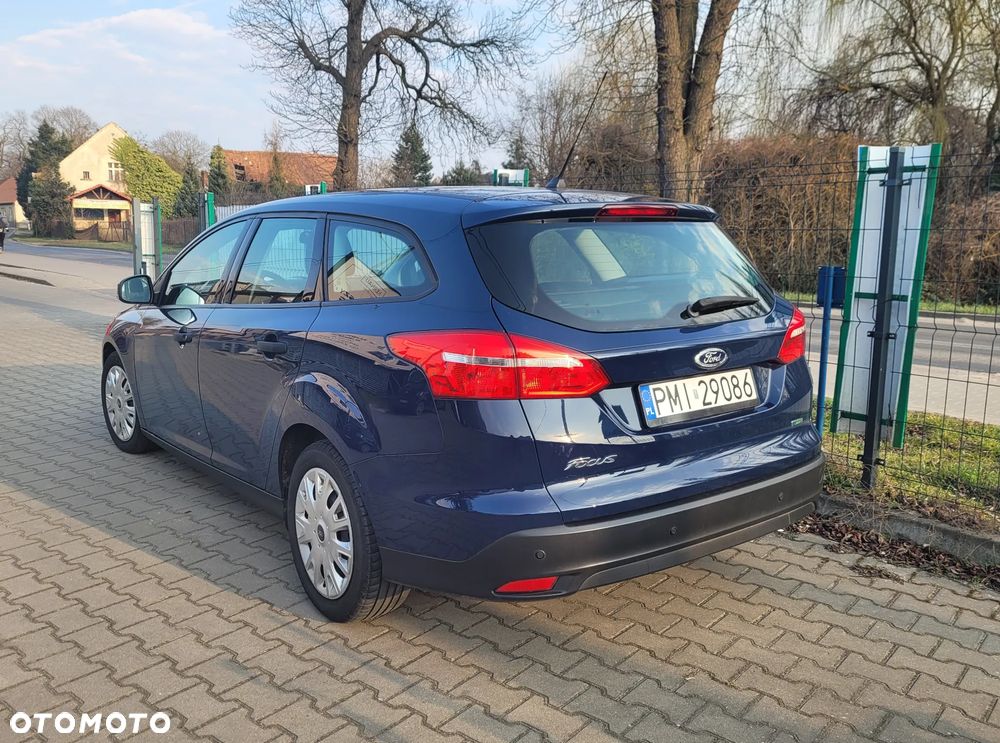 Ford Focus 1.0 EcoBoost Ambiente - 4