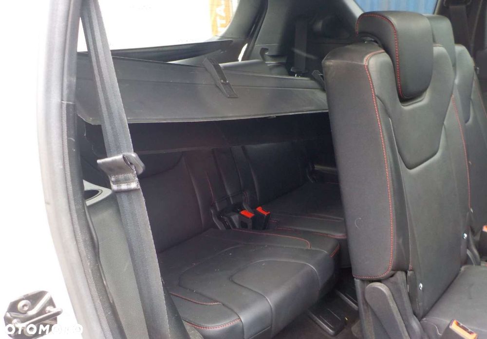 Ford S-Max - 17