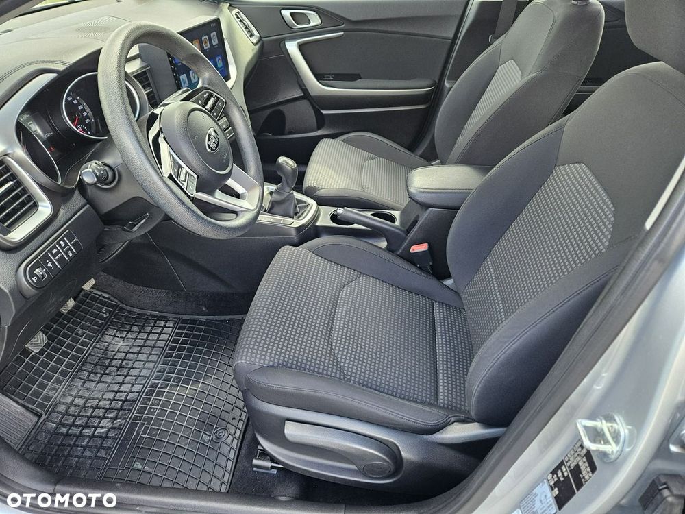 Kia Ceed - 16