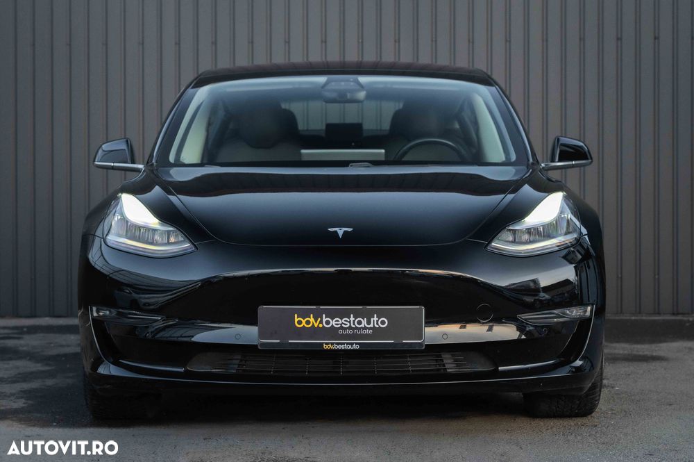Tesla Model 3 - 2