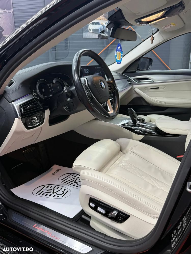 BMW Seria 5 520d xDrive AT - 9