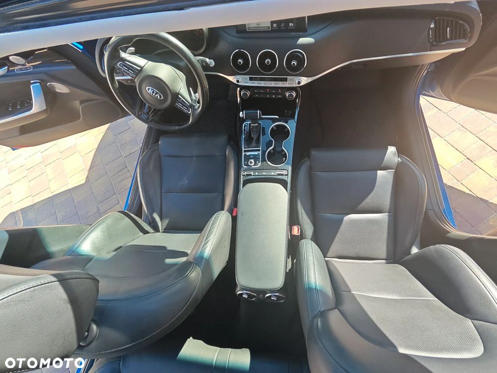 Kia Stinger - 9