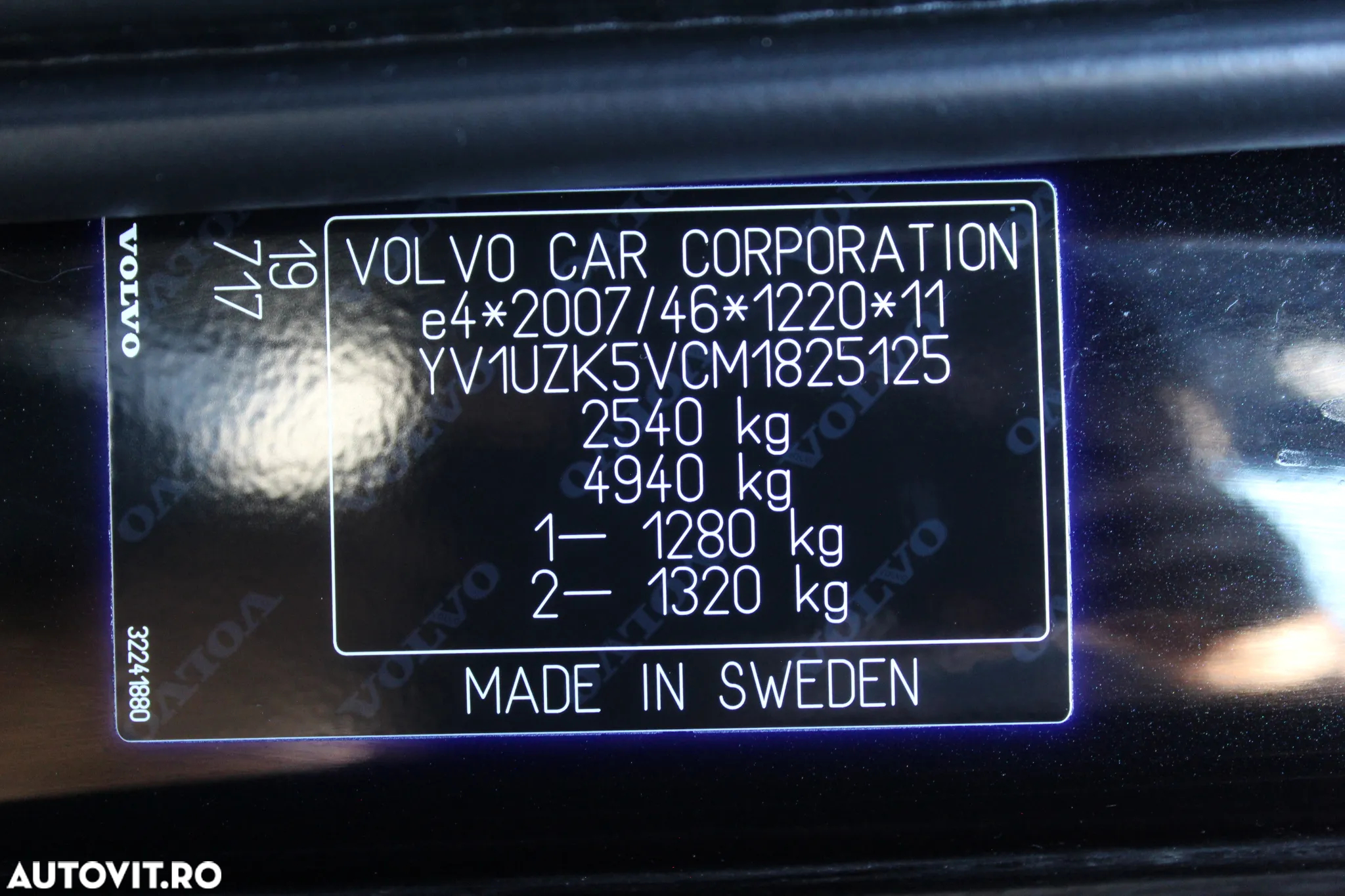 Volvo XC 60 B4 MHEV AWD R-Design - 35