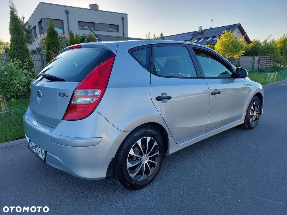 Hyundai i30 1.4 Classic EU5 - 6