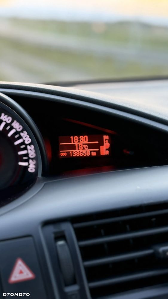 Toyota Verso - 12