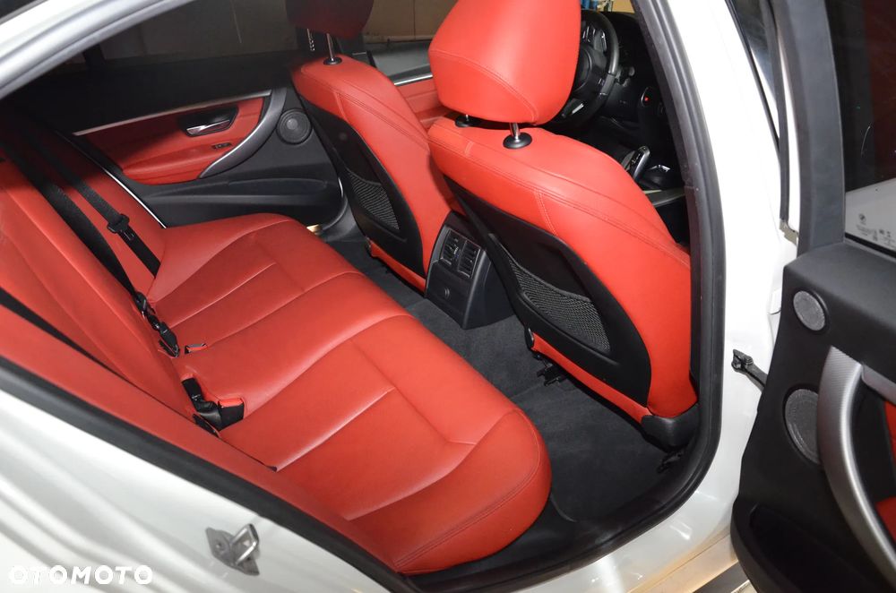 BMW Seria 3 - 37