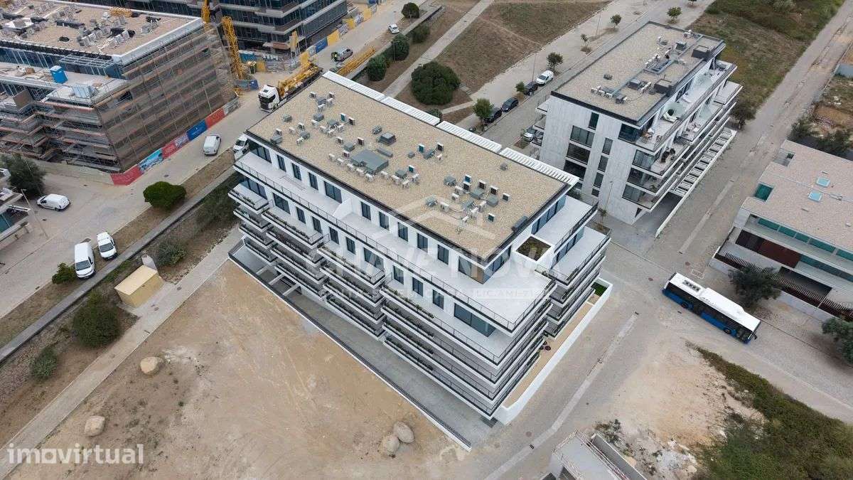 Apartamento T2 Novo c/ Lugar de Garagem e Arrumo em Canidelo - Grande imagem: 2/32