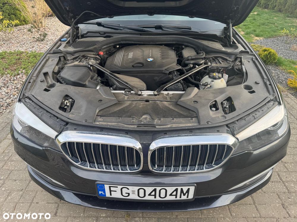 BMW Seria 5 520d Luxury Line sport - 9