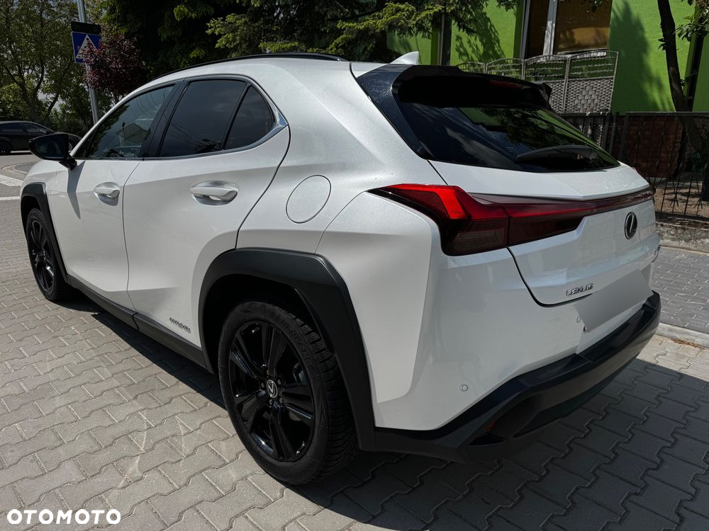 Lexus UX - 5