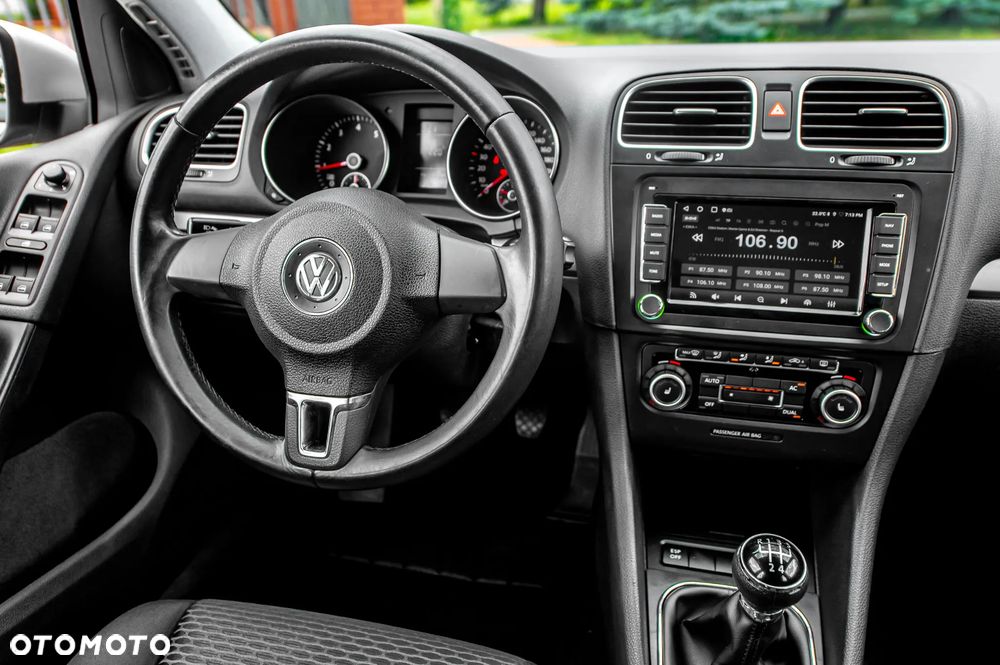Volkswagen Golf 1.6 Highline - 28