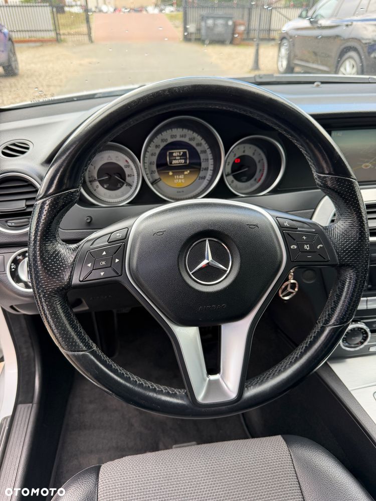 Mercedes-Benz Klasa C 180 CGI BlueEff Avantgarde - 11