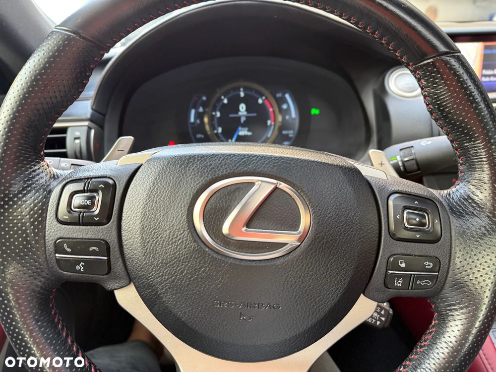 Lexus RC 200t / 300 F Sport - 8