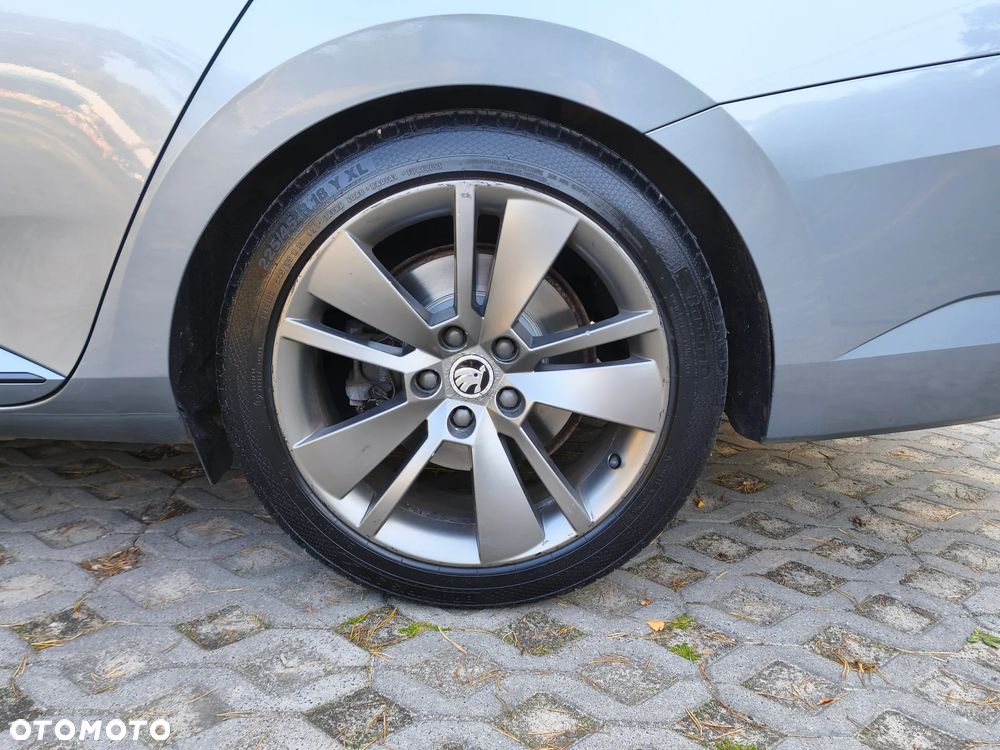 Skoda Superb 2.0 TDI 4x4 Sportline DSG - 20