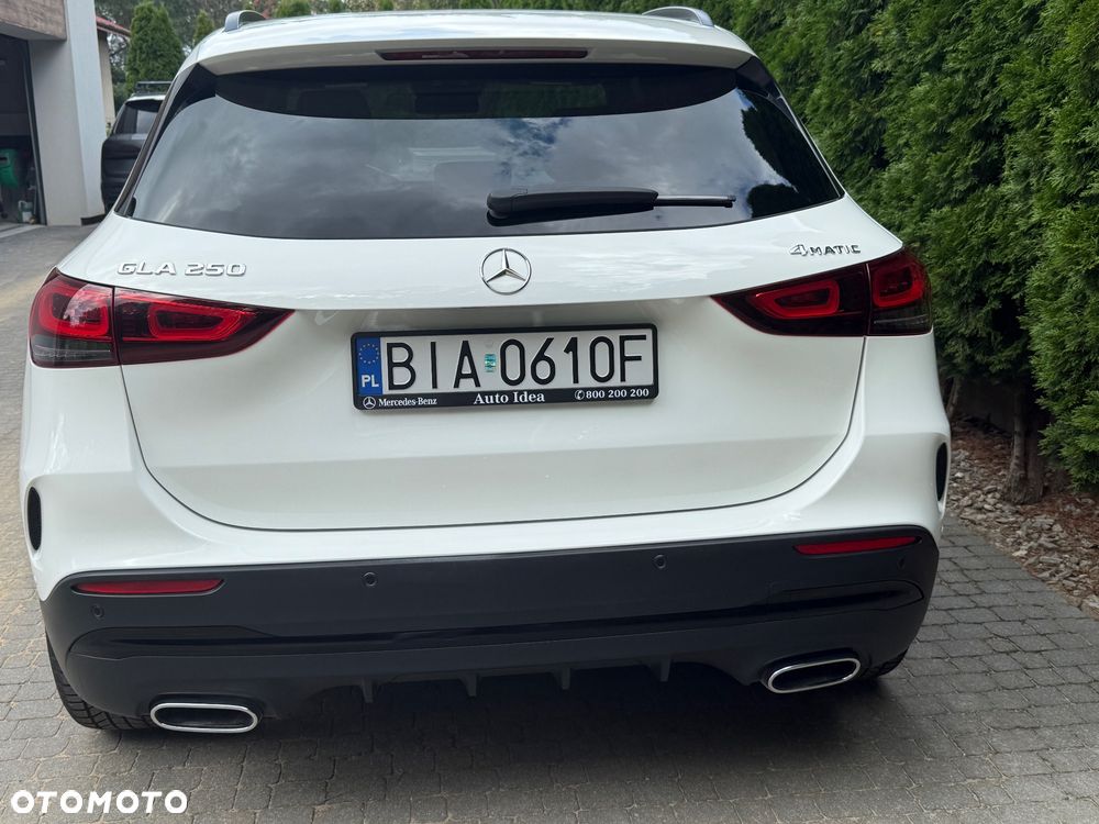 Mercedes-Benz GLA - 7