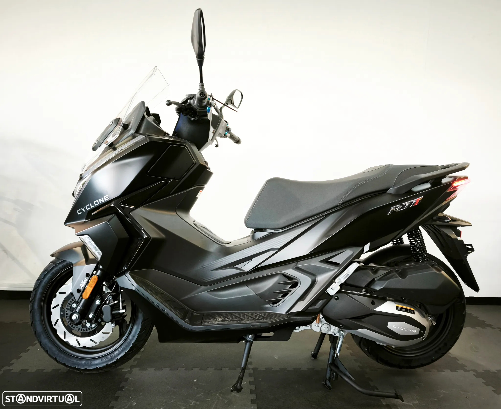 Cyclone 125 Scooter - 11