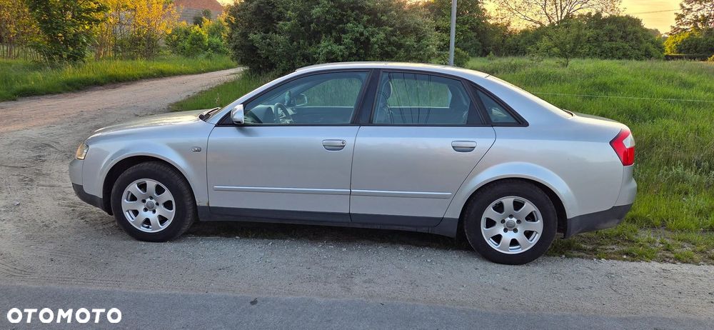Audi A4 Limousine - 14