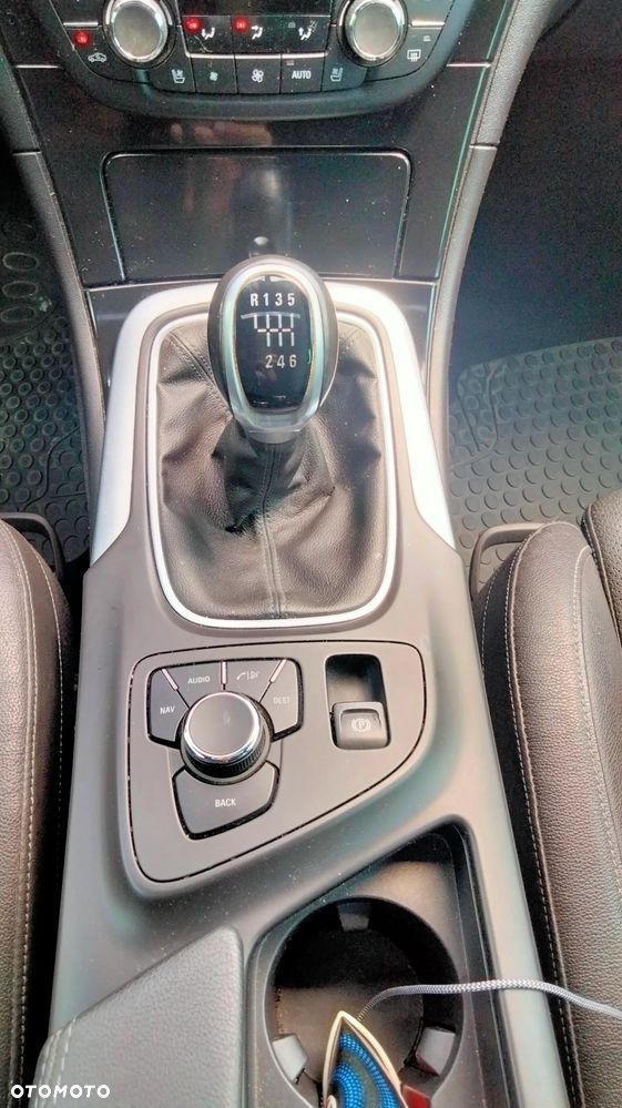 Opel Insignia - 19
