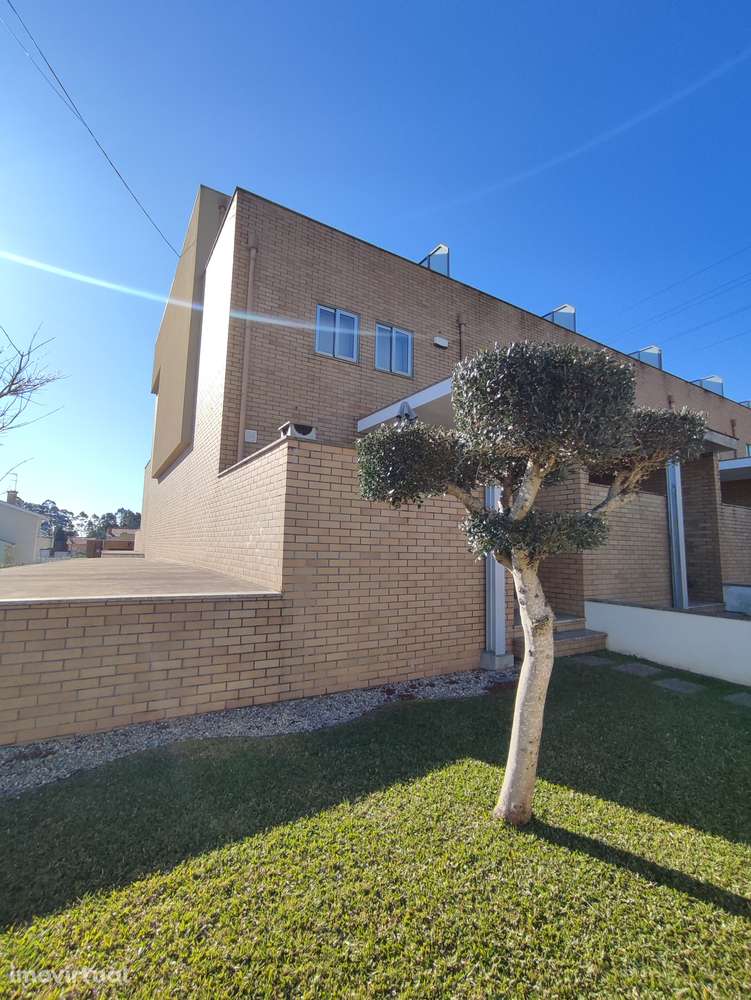 Moradia T4(2 suites) + escritório, cond.fechado à Estrada Nacional N.1 - Grande imagem: 5/50