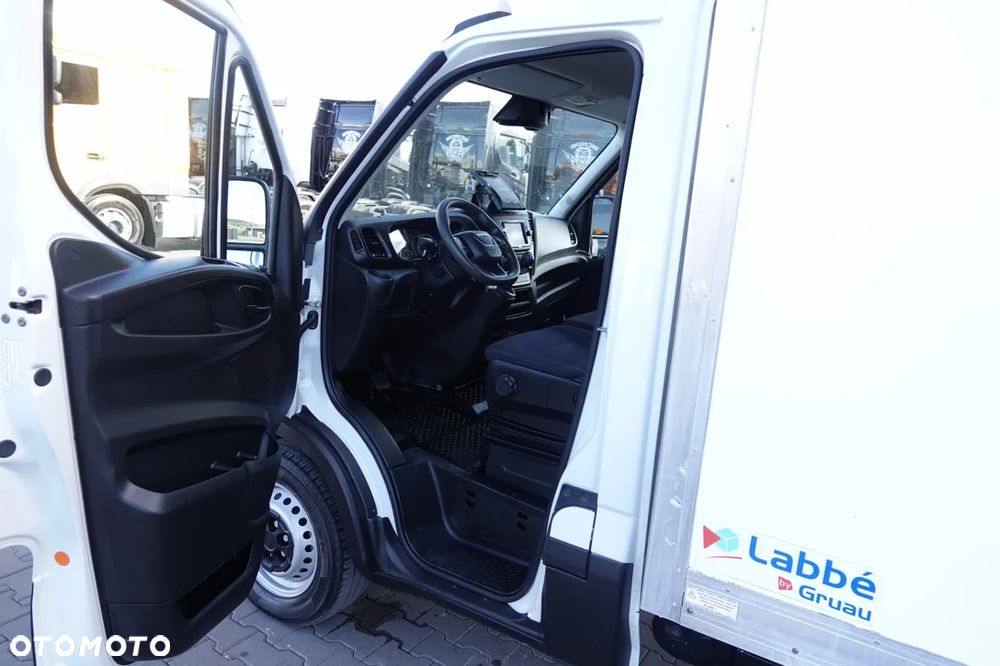Iveco DAILY 35-160 / 3.0 D / KONTENER - 4,3 M / WINDA SORENSEN - 750 kg / BLIŹNIAK / DMC: 3 500 KG / SPROWADZONY - 22