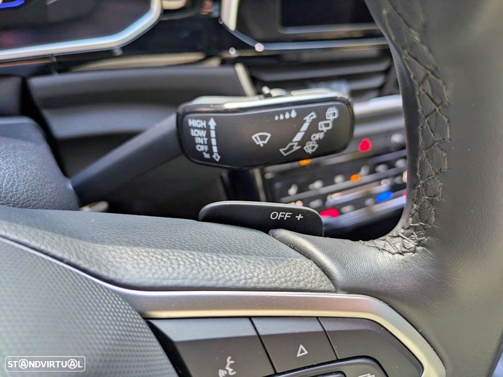 VW T-Roc 2.0 TDI R-Line DSG - 35