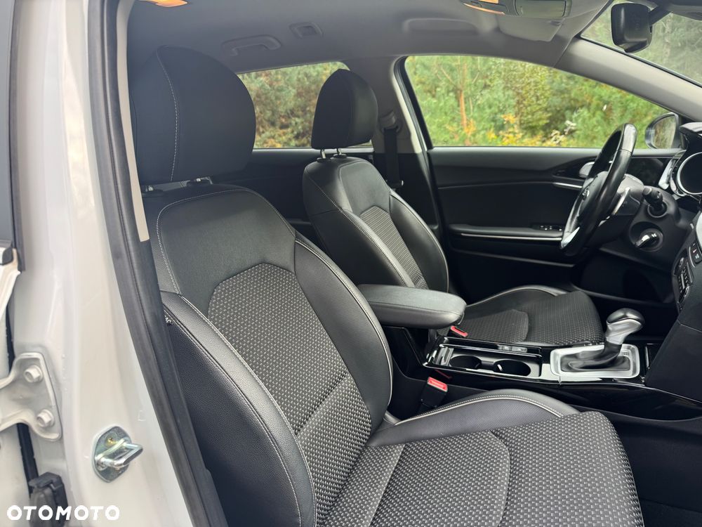 Kia Ceed 1.6 CRDi SCR L Business Line DCT - 31