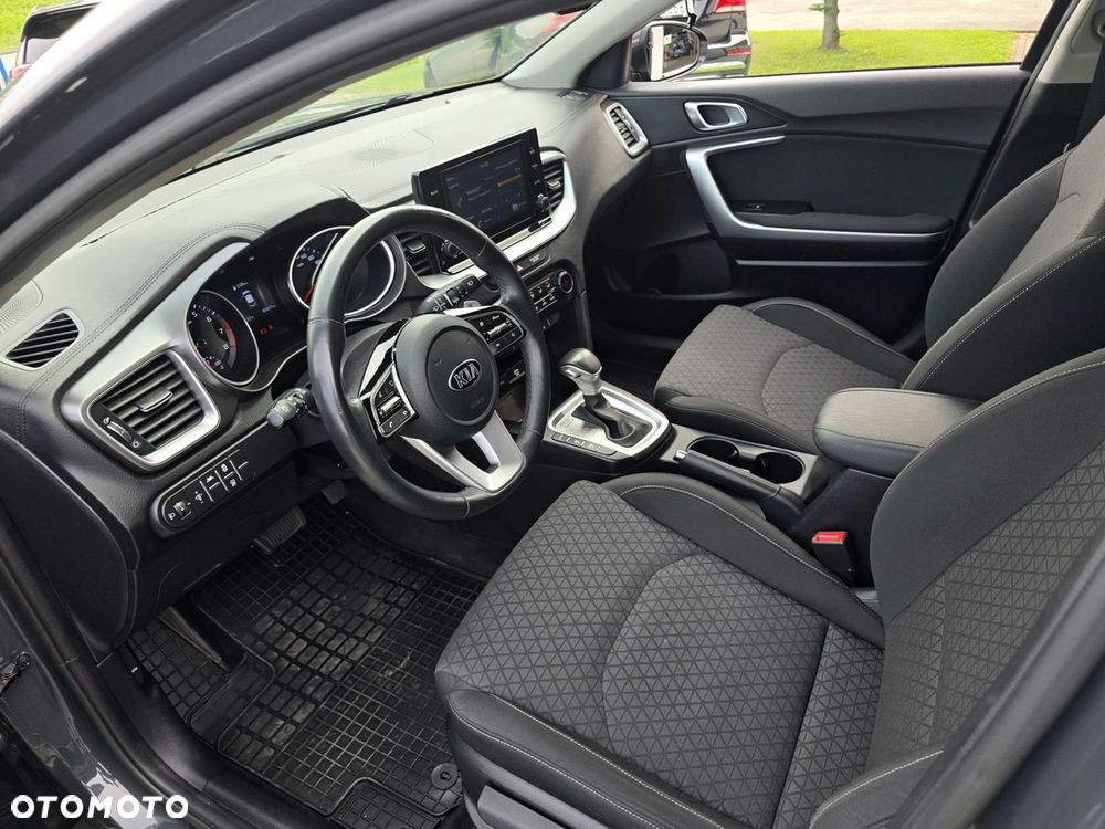 Kia XCeed - 8