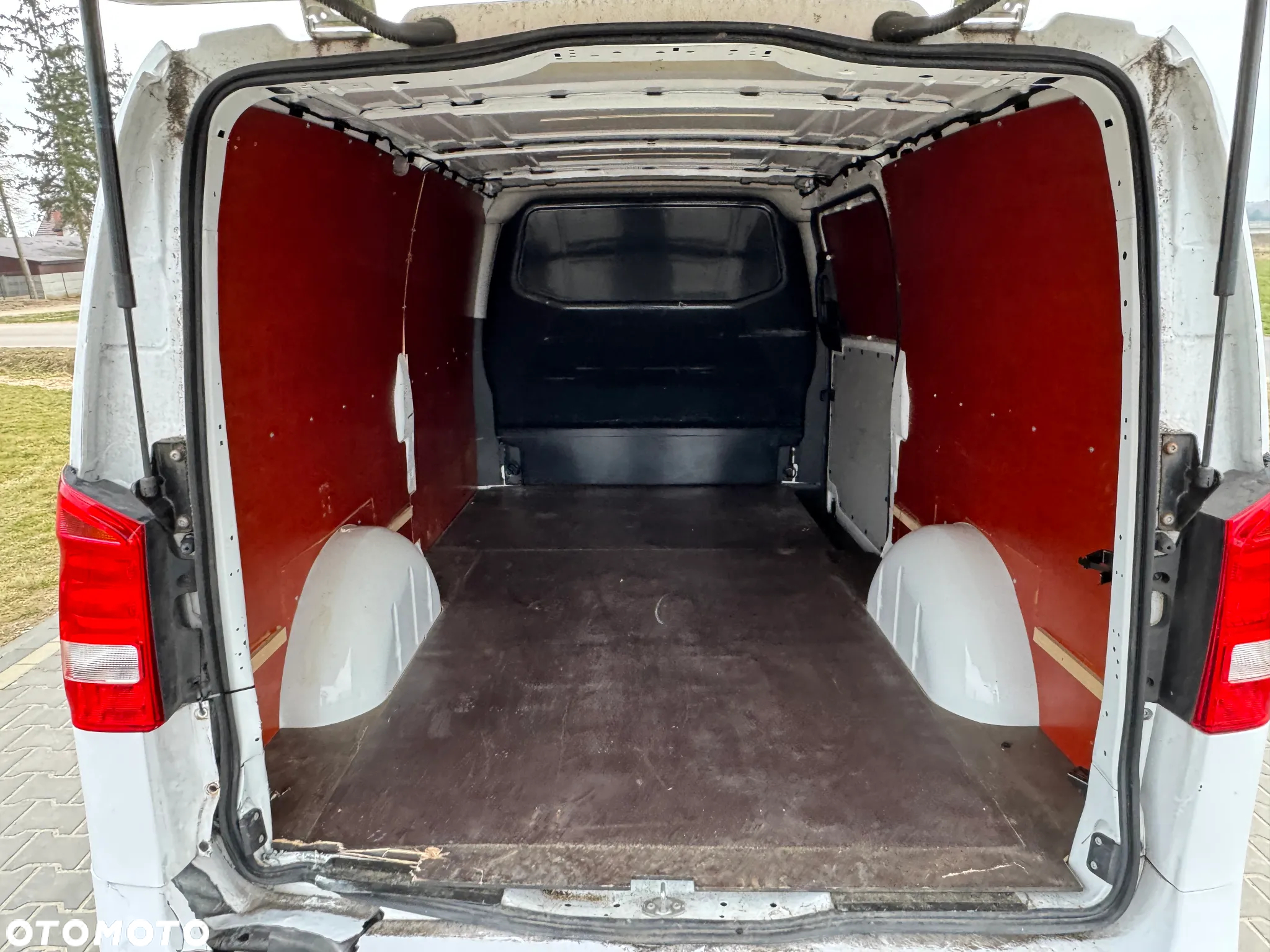 Mercedes-Benz VITO - 11