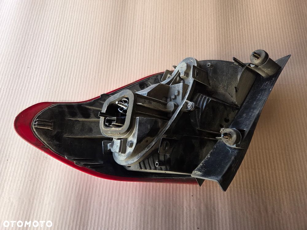 Lampa tylna lewa Citroen C4 II B7 - 8