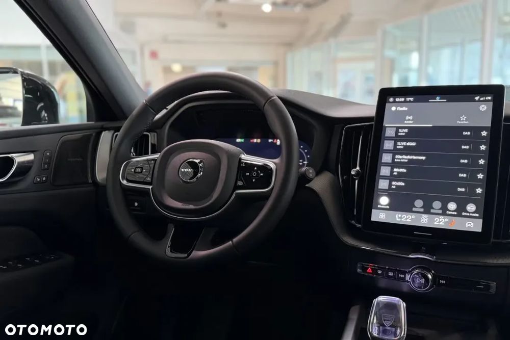 Volvo XC 60 T8 Plug-In Hybrid AWD Plus Black Edition - 19