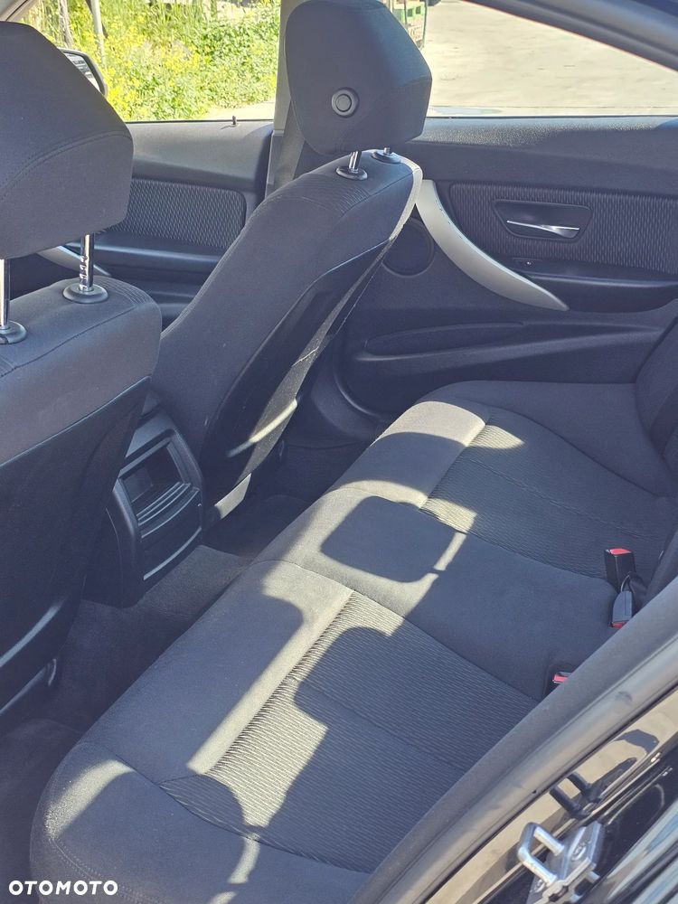 BMW Seria 3 320d - 27