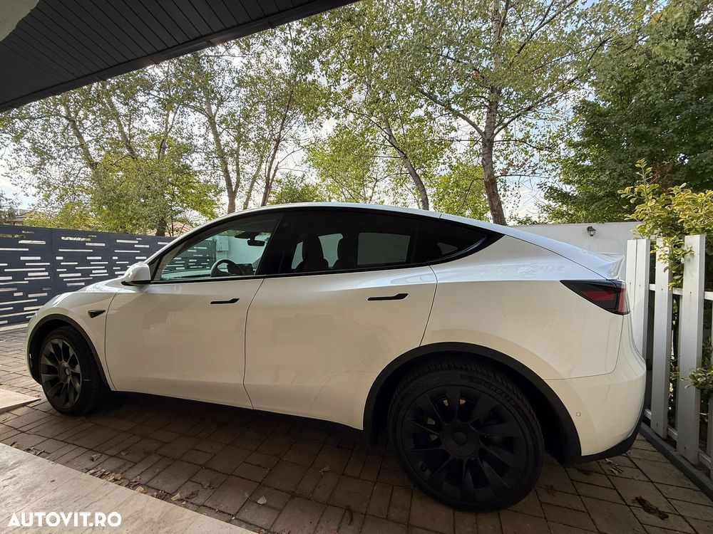 Tesla Model Y Long Range Dual Motor AWD - 5