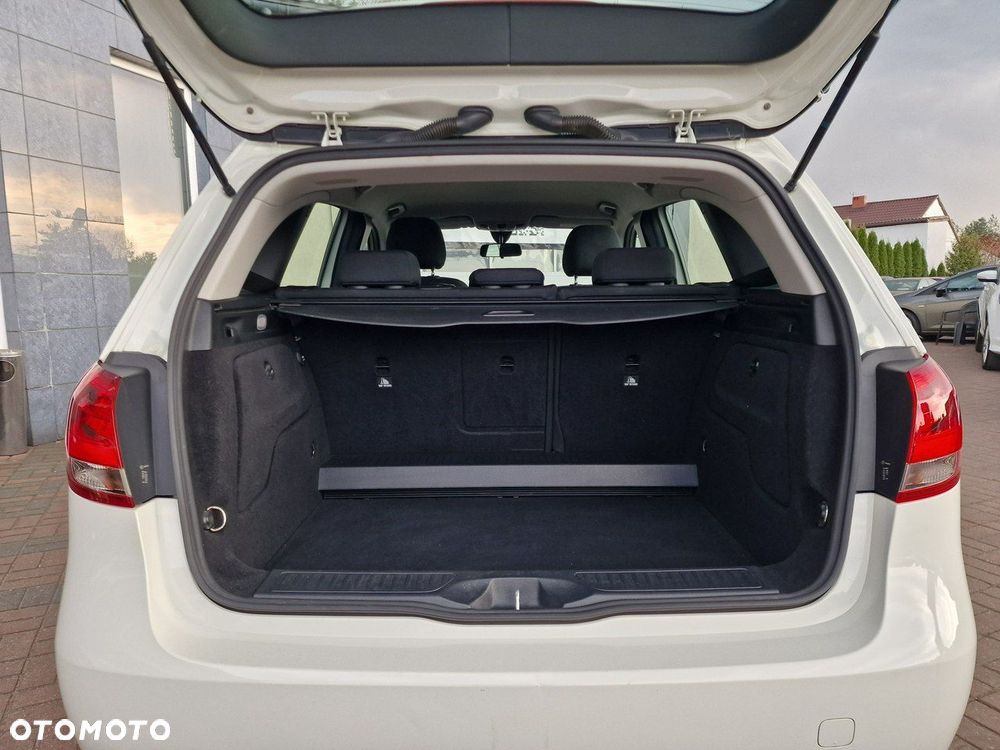 Mercedes-Benz Klasa B 180 Edition - 20