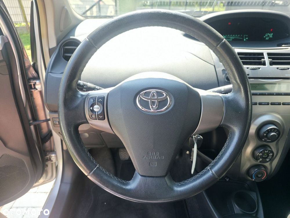 Toyota Yaris - 19