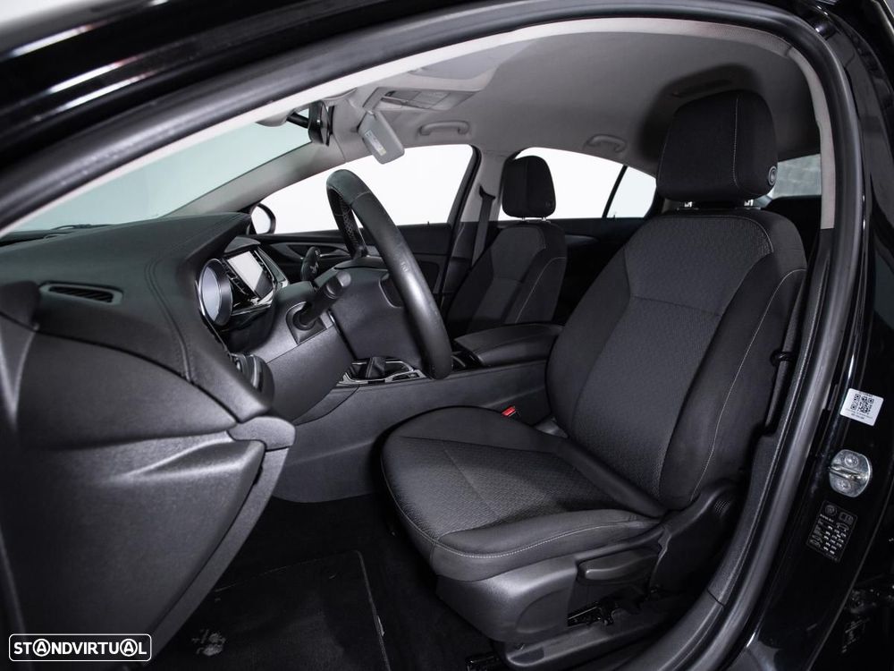 Opel Insignia Grand Sport - 8