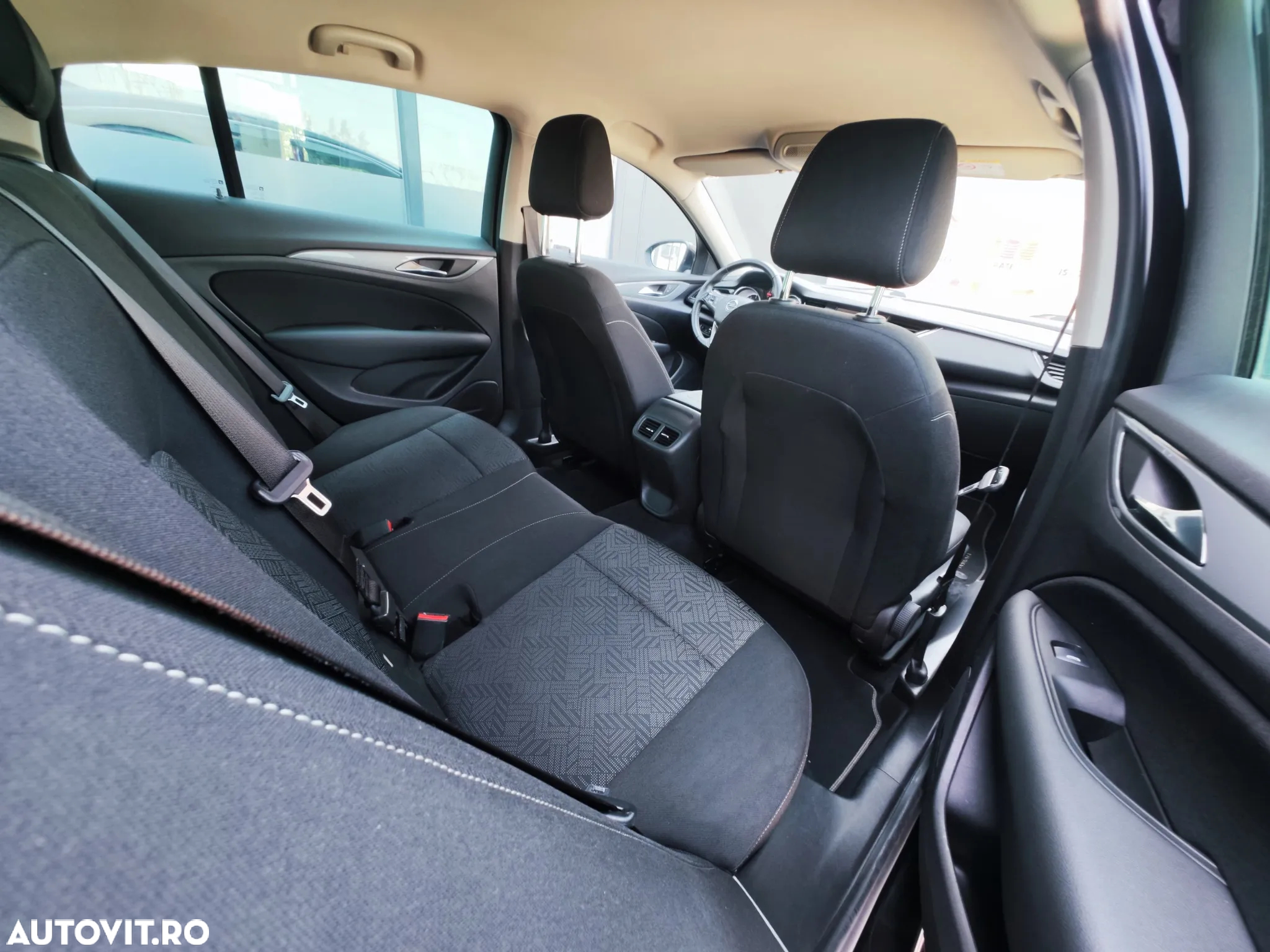 Opel Insignia - 24