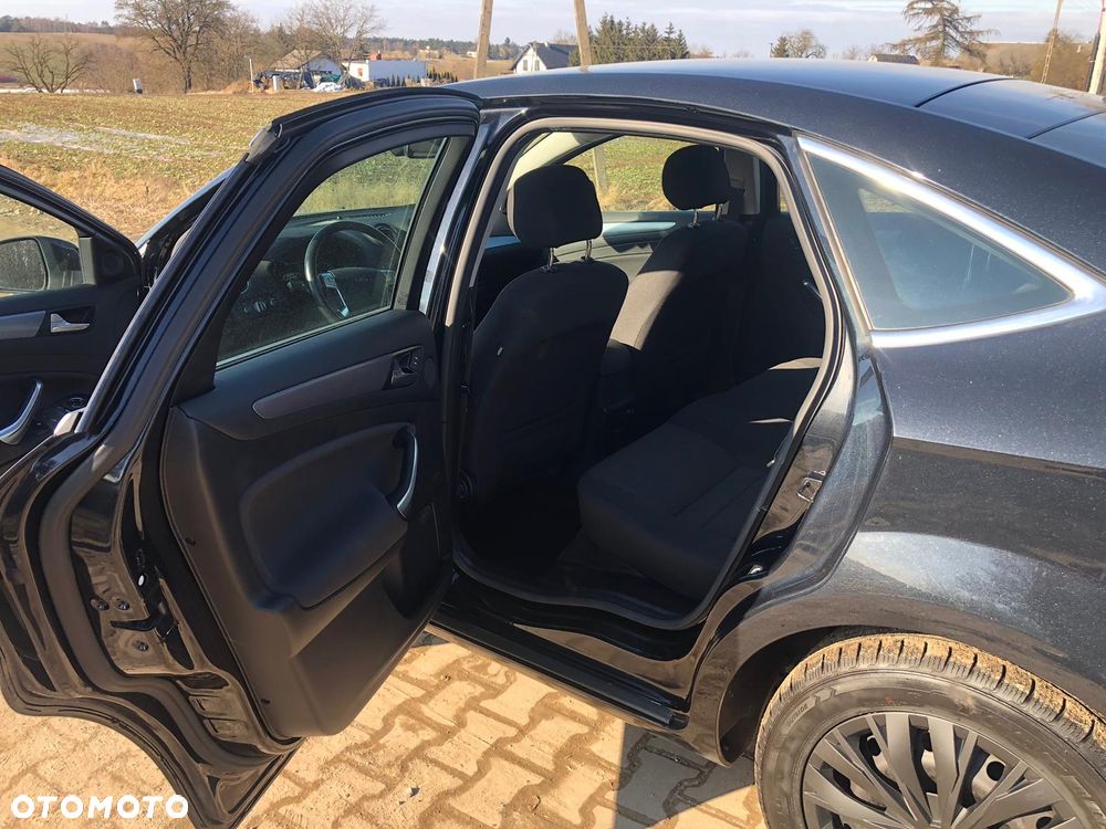 Ford Mondeo 1.6 T Ghia - 27