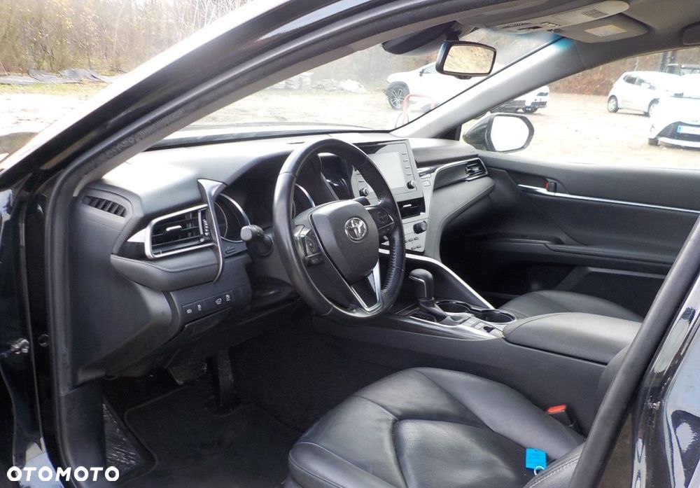 Toyota Camry - 26